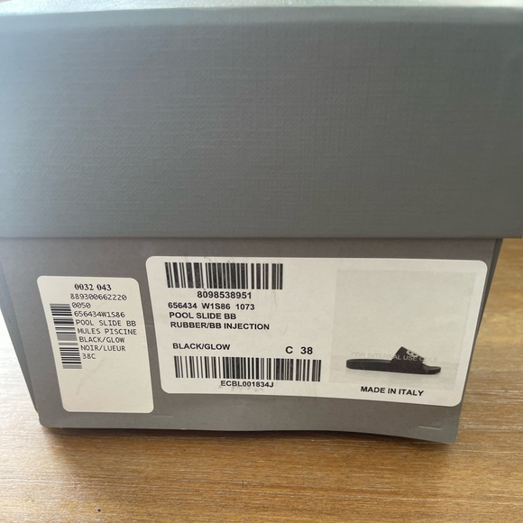 Balenciaga Glow Pool slide - Picture 2 of 4